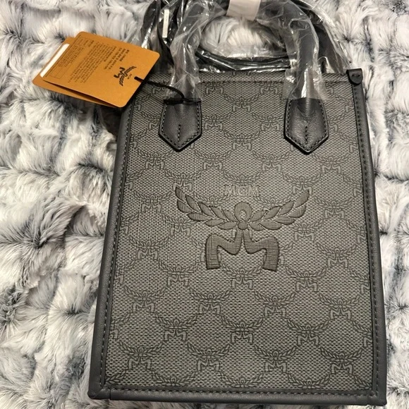 MCM  *NEW WITH TAGS *Himmel Tote Bag In Natural-Tone Soft Nappa - Picture 8 of 14